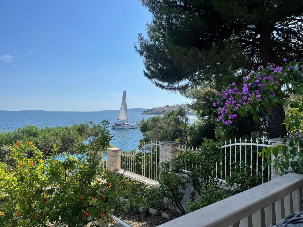 Luxury Seaside Villa With A Classic Mediterranean Olive Garden, A Fully Equipped Professional Kitchen, Pool, Sauna, Padle Boards And Canoe - Miolin Beach House Трогір Екстер'єр фото