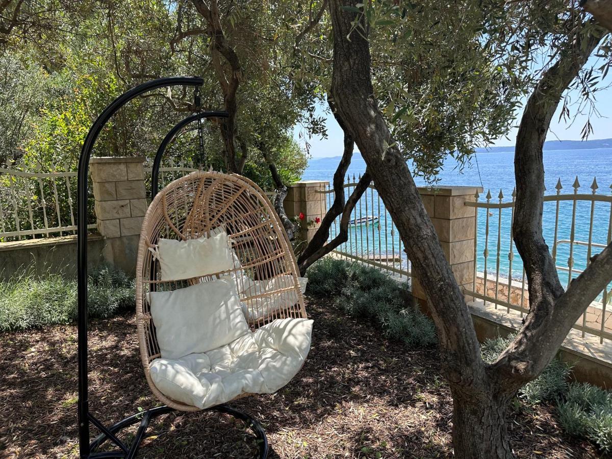 Luxury Seaside Villa With A Classic Mediterranean Olive Garden, A Fully Equipped Professional Kitchen, Pool, Sauna, Padle Boards And Canoe - Miolin Beach House Трогір Екстер'єр фото