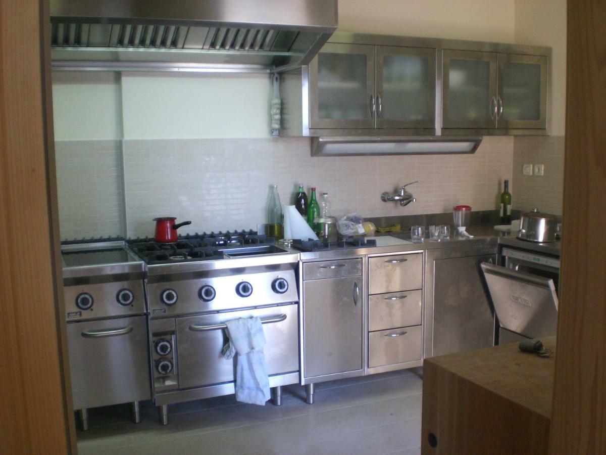 Luxury Seaside Villa With A Classic Mediterranean Olive Garden, A Fully Equipped Professional Kitchen, Pool, Sauna, Padle Boards And Canoe - Miolin Beach House Трогір Екстер'єр фото